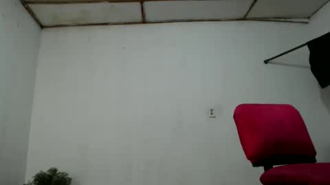 fernandez_latinblack online show from December 23, 2024, 5:49 am