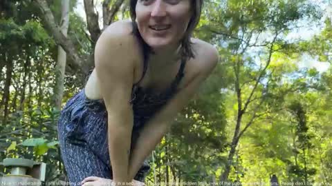 Snapshot of fernydew chatting on November 11, 2025, 5:18 am Fern next stream 430pm Monday PST online show from November 11, 2025, 5:18 am