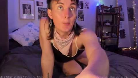 Snapshot of fernydew chatting on June 13, 2026, 9:07 am Fern next stream 430pm Monday PST online show from June 13, 2026, 9:07 am