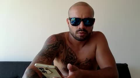 Snapshot of ferpaisa2024 chatting on December 2, 2024, 6:54 pm insta ferxx1210 Fercho online show from December 2, 2024, 6:54 pm