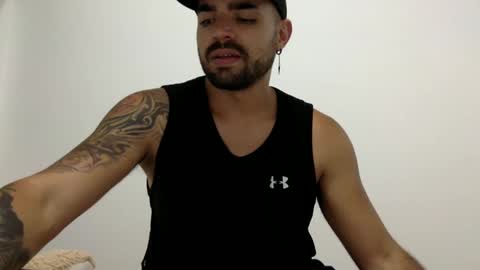 Snapshot of ferpaisa2024 chatting on December 7, 2024, 1:03 am insta ferxx1210 Fercho online show from December 7, 2024, 1:03 am