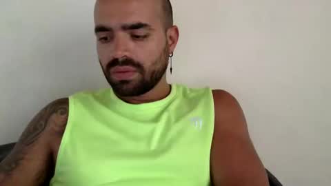 Snapshot of ferpaisa2024 chatting on January 1, 2025, 9:31 pm insta ferxx1210 Fercho online show from January 1, 2025, 9:31 pm