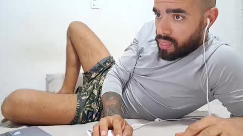 Snapshot of ferpaisa2024 chatting on October 2, 2025, 3:19 pm insta ferxx1210 Fercho online show from October 2, 2025, 3:19 pm