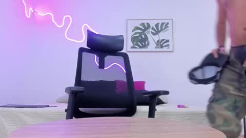 Snapshot of ferpaisa2024 chatting on October 23, 2025, 9:24 pm insta ferxx1210 Fercho online show from October 23, 2025, 9:24 pm