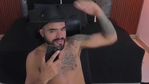 Snapshot of ferpaisa2024 chatting on October 30, 2025, 2:02 am insta ferxx1210 Fercho online show from October 30, 2025, 2:02 am