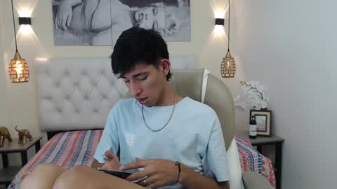 FER PHOENIX online show from February 4, 2025, 3:22 am