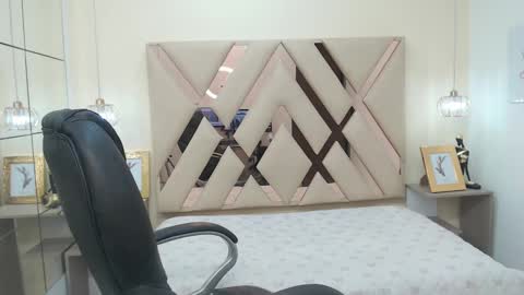 FER PHOENIX online show from February 18, 2025, 3:42 am