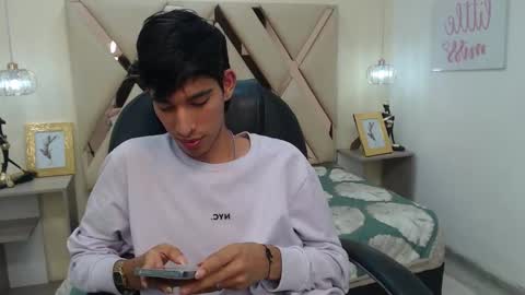 FER PHOENIX online show from February 28, 2025, 3:48 am