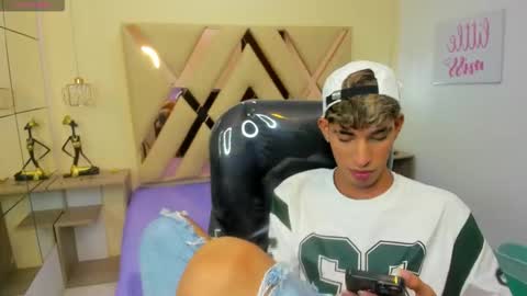 FER PHOENIX online show from November 4, 2025, 4:00 am