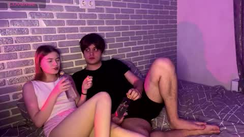 Snapshot of fetchingcouplee chatting on September 22, 2025, 3:14 pm Tina and Tomas online show from September 22, 2025, 3:14 pm