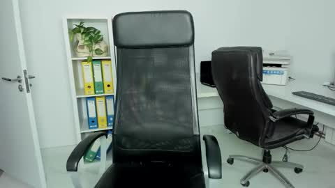 Snapshot of fetish_life chatting on December 9, 2024, 2:28 pm fetish_life online show from December 9, 2024, 2:28 pm