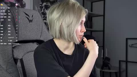 Snapshot of fetishrey chatting on February 27, 2026, 4:51 pm Rey online show from February 27, 2026, 4:51 pm