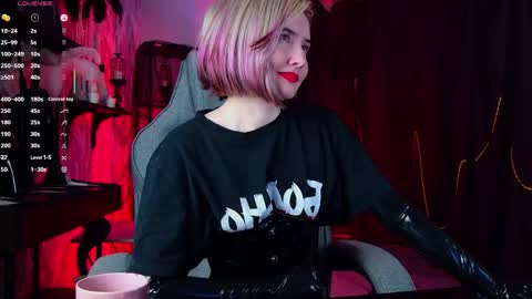 Rey online show from May 22, 2026, 6:02 pm
