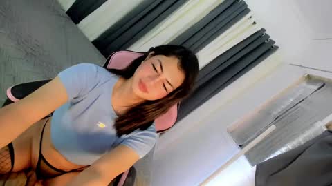 Jade online show from December 12, 2024, 4:21 pm