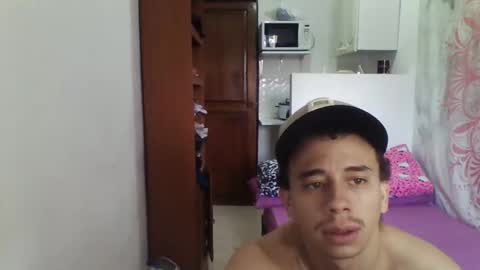 Snapshot of fhilypn773 chatting on November 29, 2025, 2:42 pm Fhily online show from November 29, 2025, 2:42 pm