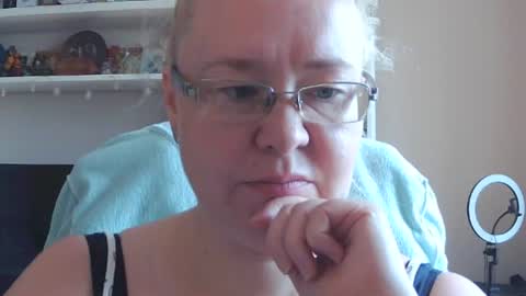 fialkaxl online show from August 3, 2026, 3:27 am