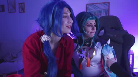 cap and Lana  online show from December 8, 2024, 11:46 am