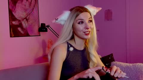 cap and Lana  online show from December 22, 2024, 2:38 pm