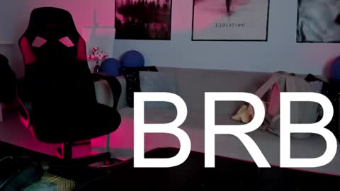 cap and Lana  online show from February 6, 2025, 11:10 am