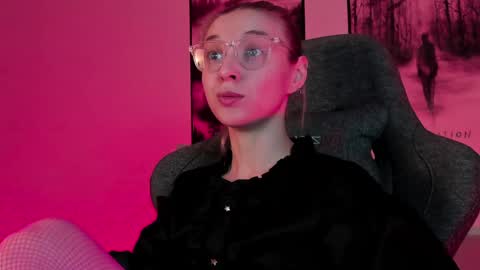 cap and Lana  online show from March 7, 2025, 2:15 am