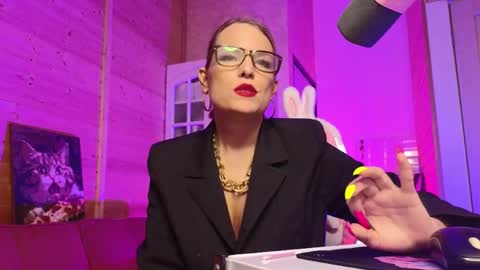 Lady online show from May 14, 2026, 6:37 pm