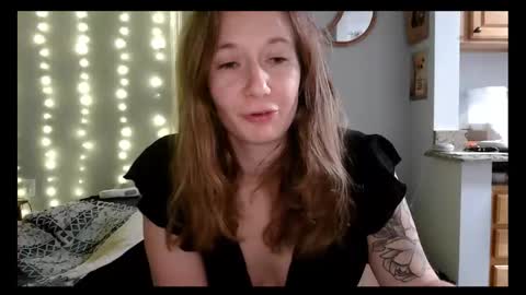 Snapshot of findomgoddessnatalia chatting on February 5, 2026, 11:20 pm Goddess Natalia Findom online show from February 5, 2026, 11:20 pm