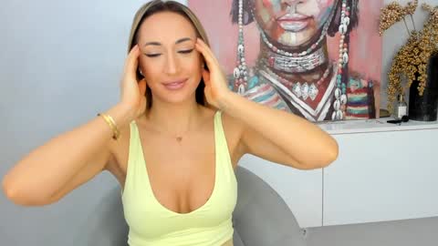 Snapshot of finestchantilly chatting on December 13, 2024, 6:05 pm FinestChantilly online show from December 13, 2024, 6:05 pm