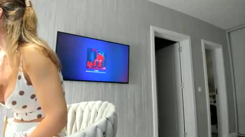 Snapshot of finestchantilly chatting on October 16, 2025, 3:18 am FinestChantilly online show from October 16, 2025, 3:18 am