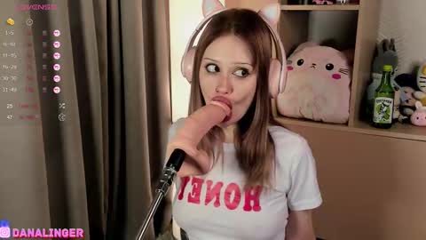 Snapshot of finish_her_ chatting on November 16, 2025, 7:19 pm Hey. im DANA Free Lush and Domi control in pvt online show from November 16, 2025, 7:19 pm