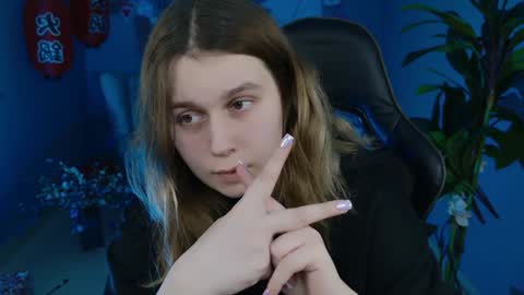 Snapshot of fioramarmoris chatting on December 27, 2024, 2:33 pm fiora online show from December 27, 2024, 2:33 pm