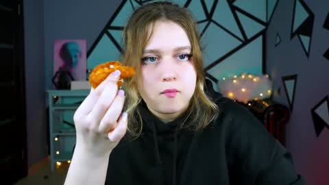 Snapshot of fioramarmoris chatting on December 28, 2024, 12:03 pm fiora online show from December 28, 2024, 12:03 pm