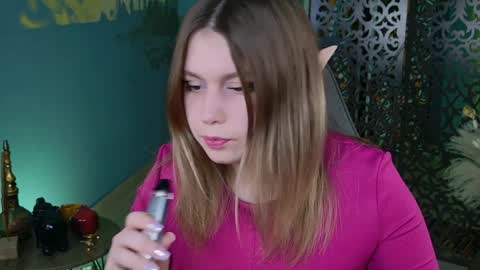 Snapshot of fioramarmoris chatting on January 8, 2025, 8:06 am fiora online show from January 8, 2025, 8:06 am