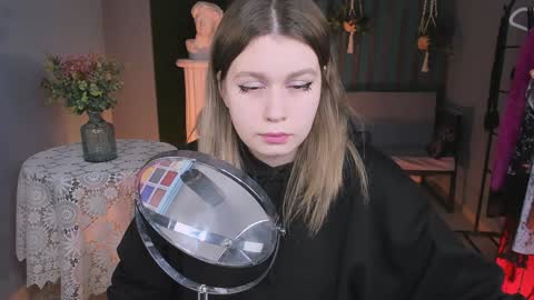 Snapshot of fioramarmoris chatting on January 12, 2025, 8:04 am fiora online show from January 12, 2025, 8:04 am