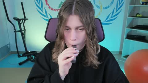 Snapshot of fioramarmoris chatting on January 24, 2025, 9:06 am fiora online show from January 24, 2025, 9:06 am