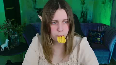 Snapshot of fioramarmoris chatting on February 6, 2025, 1:43 pm fiora online show from February 6, 2025, 1:43 pm