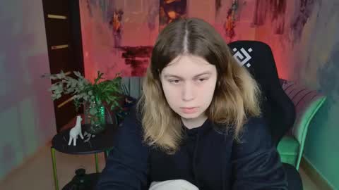 Snapshot of fioramarmoris chatting on February 9, 2025, 5:08 am fiora online show from February 9, 2025, 5:08 am