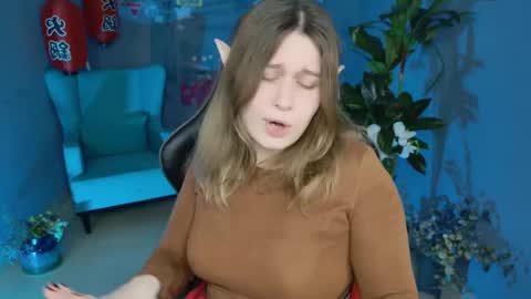 Snapshot of fioramarmoris chatting on February 16, 2025, 8:32 am fiora online show from February 16, 2025, 8:32 am