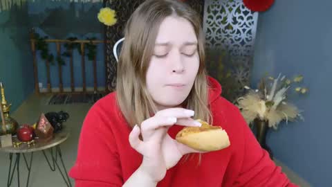 Snapshot of fioramarmoris chatting on March 9, 2025, 5:11 am fiora online show from March 9, 2025, 5:11 am