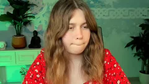 Snapshot of fioramarmoris chatting on September 11, 2025, 11:21 am fiora online show from September 11, 2025, 11:21 am