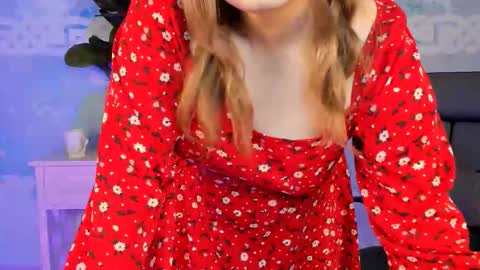 Snapshot of fioramarmoris chatting on September 18, 2025, 4:20 pm fiora online show from September 18, 2025, 4:20 pm