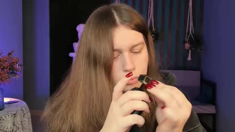 Snapshot of fioramarmoris chatting on October 10, 2025, 9:41 am fiora online show from October 10, 2025, 9:41 am