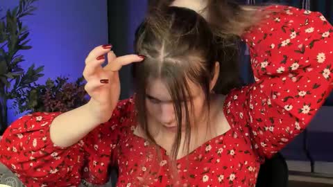 Snapshot of fioramarmoris chatting on October 12, 2025, 5:28 am fiora online show from October 12, 2025, 5:28 am