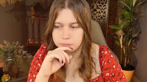 Snapshot of fioramarmoris chatting on November 9, 2025, 5:28 am fiora online show from November 9, 2025, 5:28 am