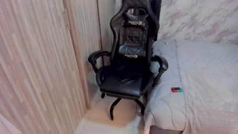 Snapshot of fiorella_crocetti chatting on April 25, 2026, 6:05 am fiorella_crocetti online show from April 25, 2026, 6:05 am
