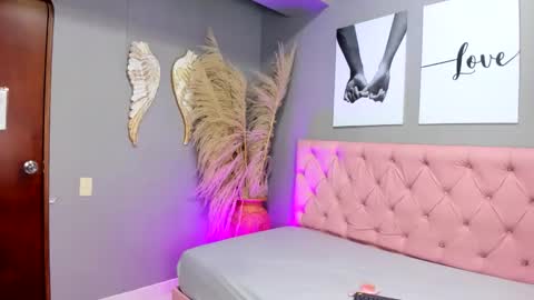 Fio  online show from March 28, 2026, 1:49 am