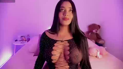 Snapshot of fiorellahecht chatting on October 16, 2025, 9:49 pm mishellehecht online show from October 16, 2025, 9:49 pm