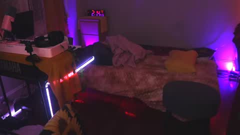 Lio Roxy online show from April 15, 2026, 6:09 am