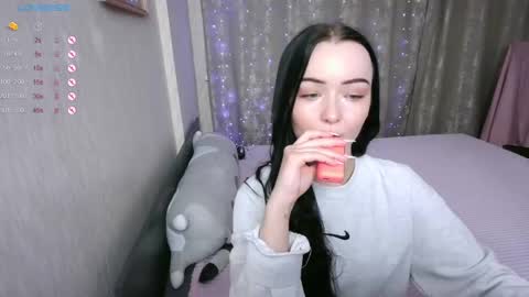 ALICESTEVEVECTOR pvt open  online show from February 16, 2025, 5:15 pm