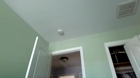 fishyfishy6460 online show from December 19, 2025, 6:37 pm