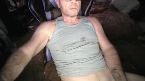 Snapshot of fit_beast chatting on December 3, 2025, 9:40 am fit_beast online show from December 3, 2025, 9:40 am